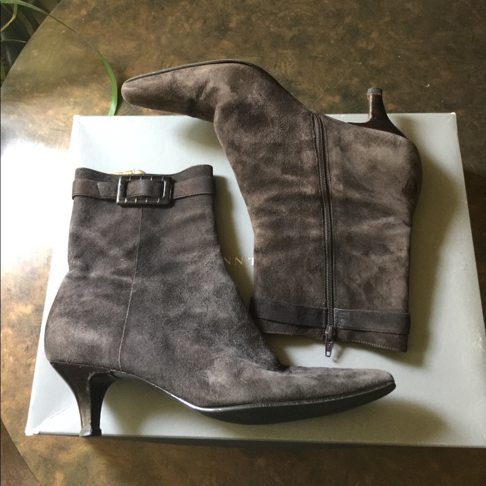 Anne Taylor suede boots