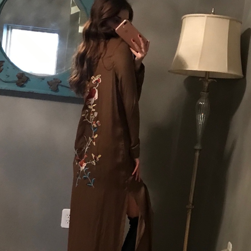 ❤️LAST ONE❤️ OLIVE EMBROIDERED DUSTER - Picture 3 of 7