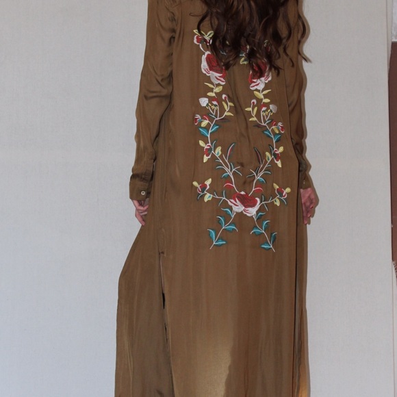 ❤️LAST ONE❤️ OLIVE EMBROIDERED DUSTER - Picture 2 of 7