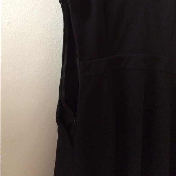 Banana Republic black A line dress with pockets - Picture 3 of 4