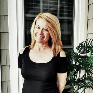 Meet your Posher, Crystal