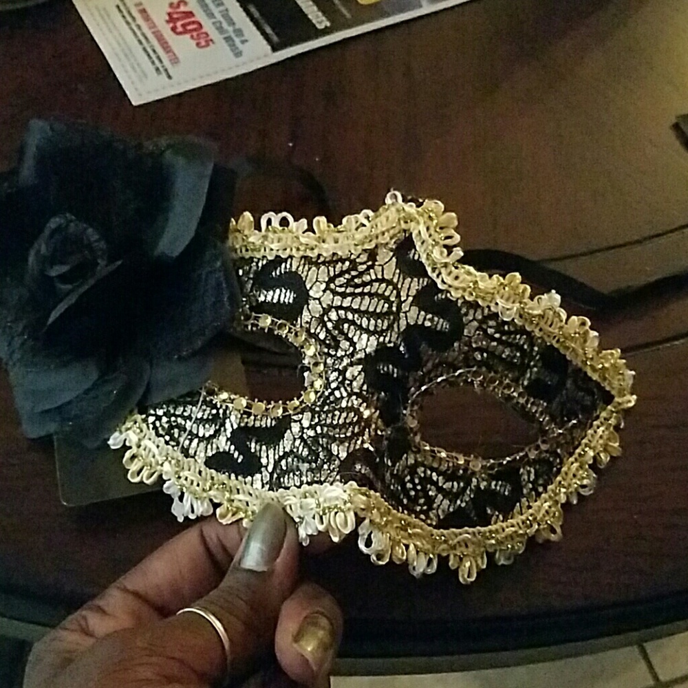 Masquerade masks set of 3 - Picture 4 of 4