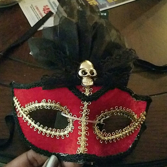 Masquerade masks set of 3 - Picture 3 of 4