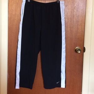 Nike Sport Weight Cropped Pants