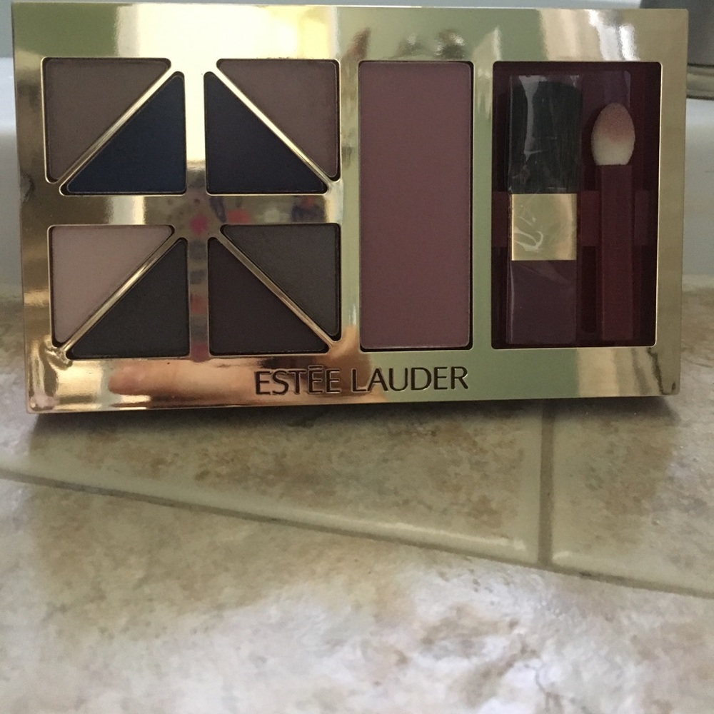 Estée Lauder eye shadow and blush set