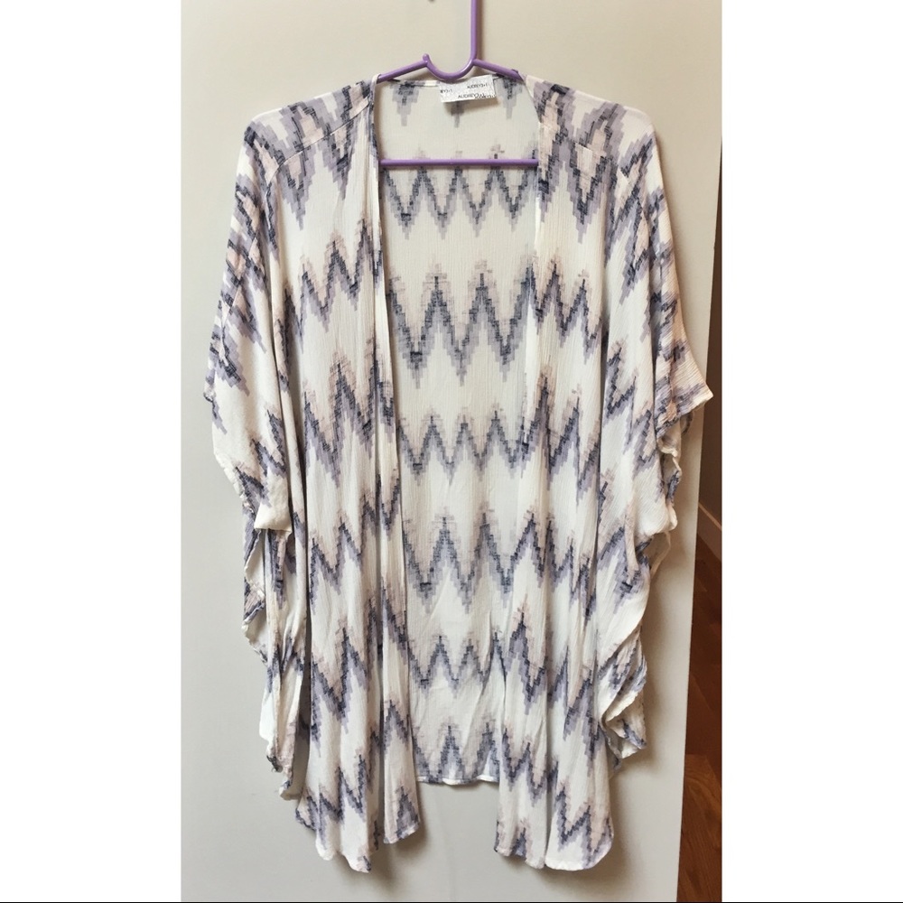 Cream & pastel trendy kimono top