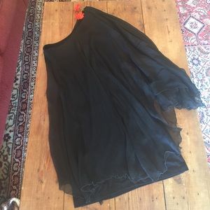 Super sexy black one-shoulder dress