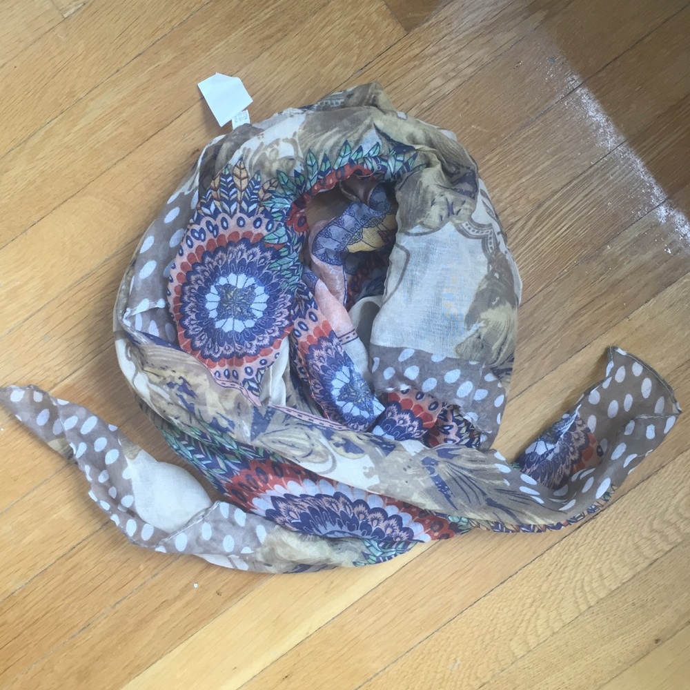 LF printed scarf NWT