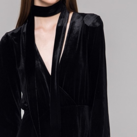 HONEY PUNCH BLACK VELVET V NECK ROMPER - Picture 4 of 6