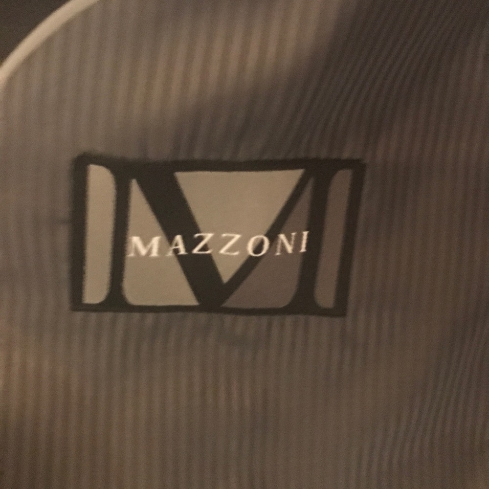 Mazzini 48L suit