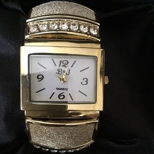 Gold Stretch w/Rhinestone Watch