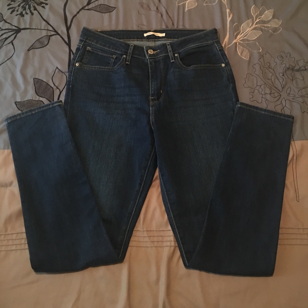 Levi's dark blue