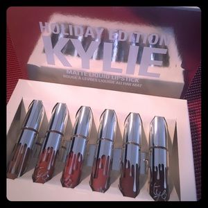 Kylie Cosmetics Holiday Edition minis