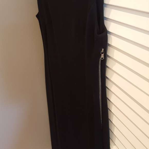 GAP Black Sleeveless Dress w/ Exposed Side Zipper - Picture 2 of 3