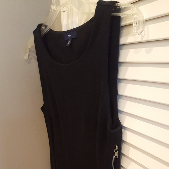 GAP Black Sleeveless Dress w/ Exposed Side Zipper - Picture 3 of 3