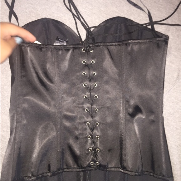 Black corset - Picture 2 of 4