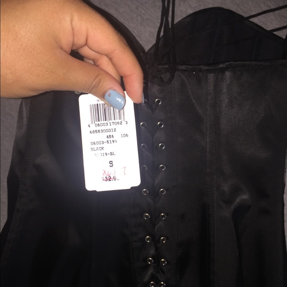 Black corset - Picture 3 of 4