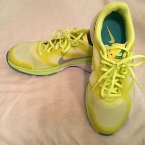 Nike, super clean duel fusion women 7.5