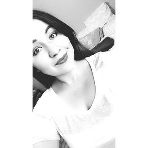 Meet your Posher, Leyda