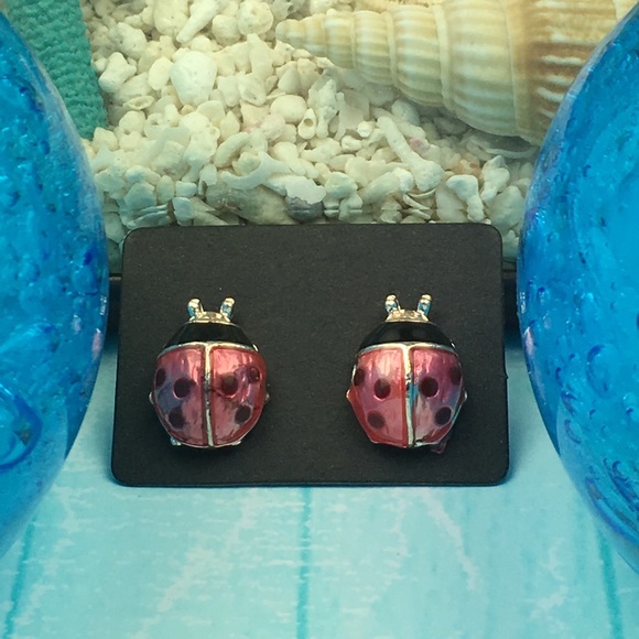 Last One ! Ladybug Earrings - Picture 5 of 7