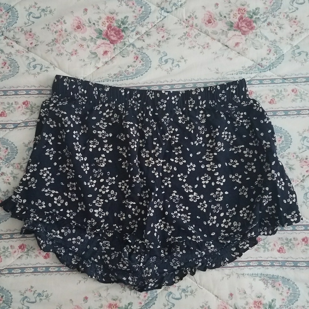Navy blue floral stretchy shorts