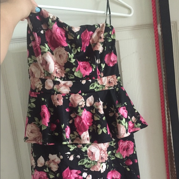 TWO DRESSES - Picture 1 of 6