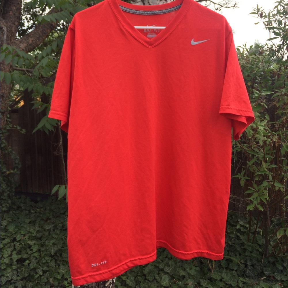 🚵‍♀️⚾️ NIKE DRI-FIT