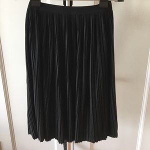 Zara Pleated Black Skirt, XS