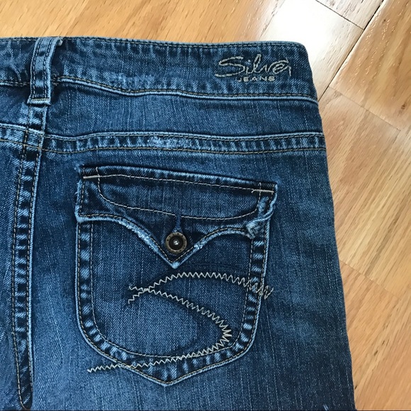 [D I s t r e s s e d   D e n I m   S h o r t s] - Picture 4 of 5