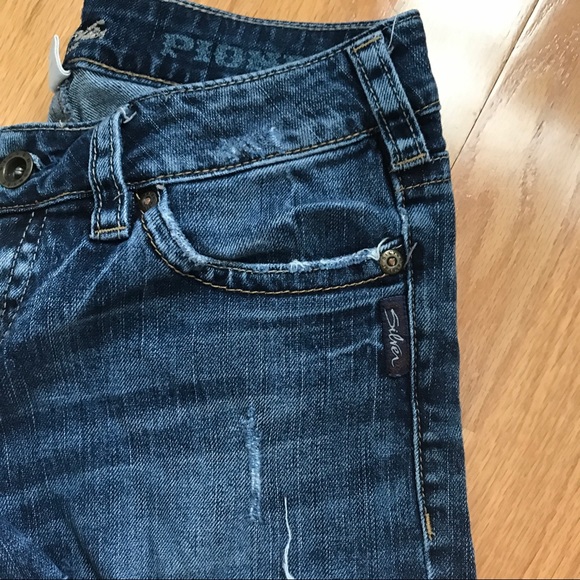 [D I s t r e s s e d   D e n I m   S h o r t s] - Picture 5 of 5