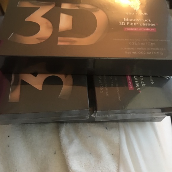 3D fiber Lashes .....BUY ONE GET ONE FREE $29 - Picture 3 of 3