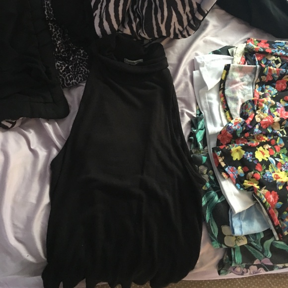 Black turtle neck tank top - Picture 2 of 2