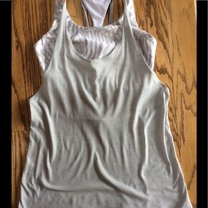 Lululemon SZ 6 tank and bra.