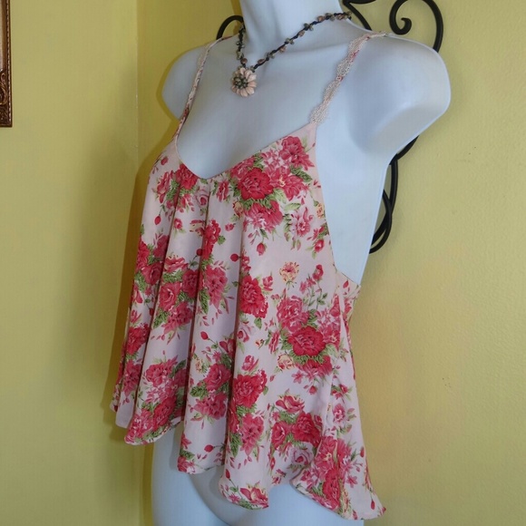 LA Hearts Pink Floral Top - Picture 3 of 6