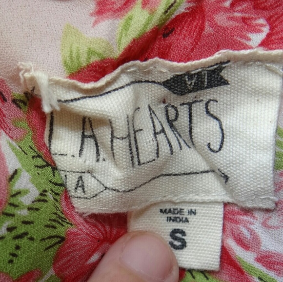 LA Hearts Pink Floral Top - Picture 5 of 6