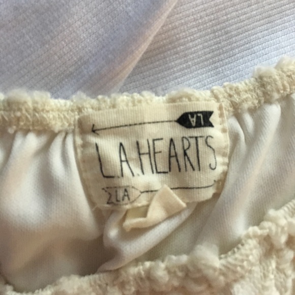 Whit off the shoulder - Picture 2 of 2