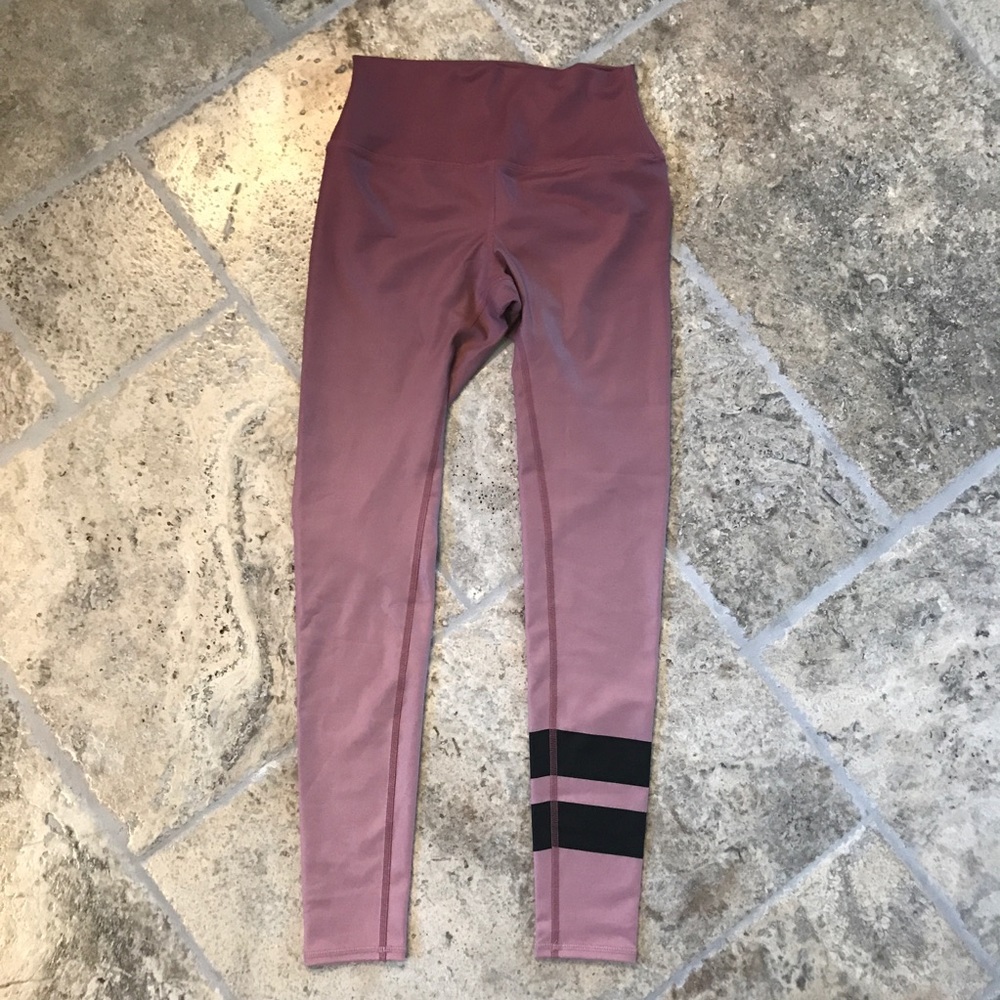 NWOT Alo Yoga High Waist Airbrush Legging