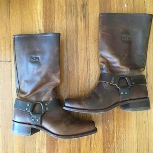 Frye "Harness" boot in Cognac