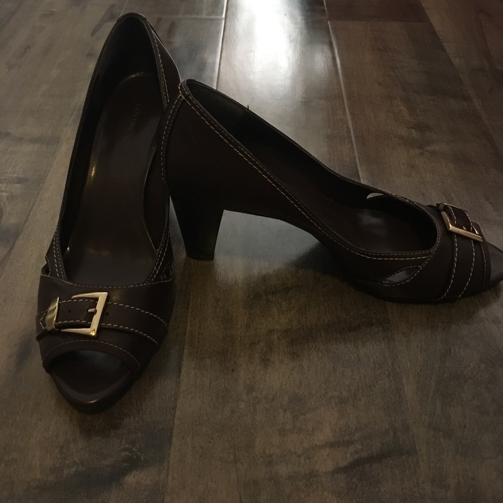 Covington brown heels never worn 8 1/2 M