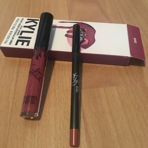 Kylie Cosmetics Velvet Liquid Lipkit in Rosie