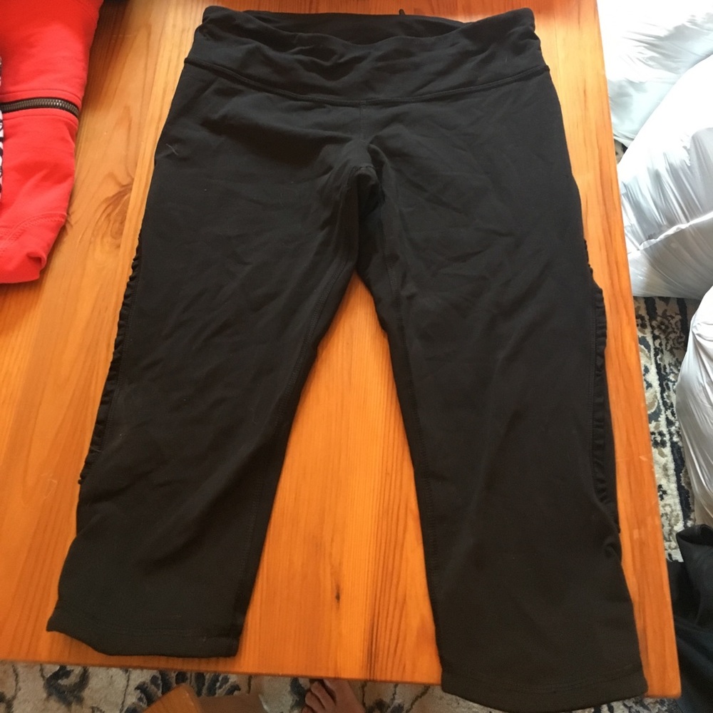 Lululemon running crops