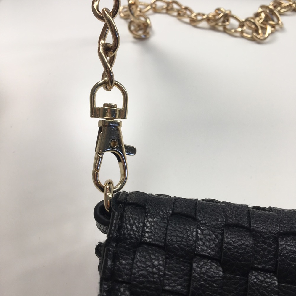 Forever 21 Crossbody bag with gold chain - Picture 4 of 6