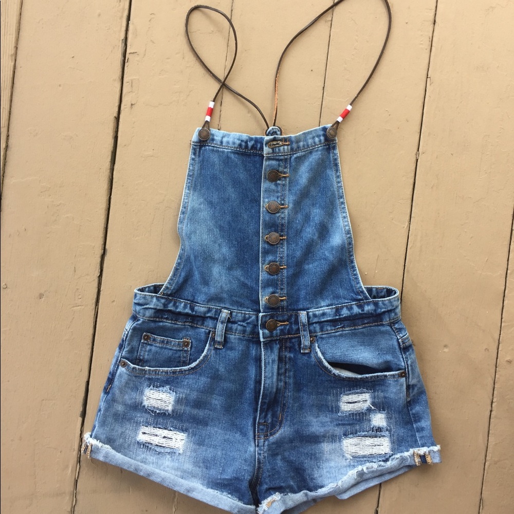Forever 21 overall shorts XS/S 27 denim distressed