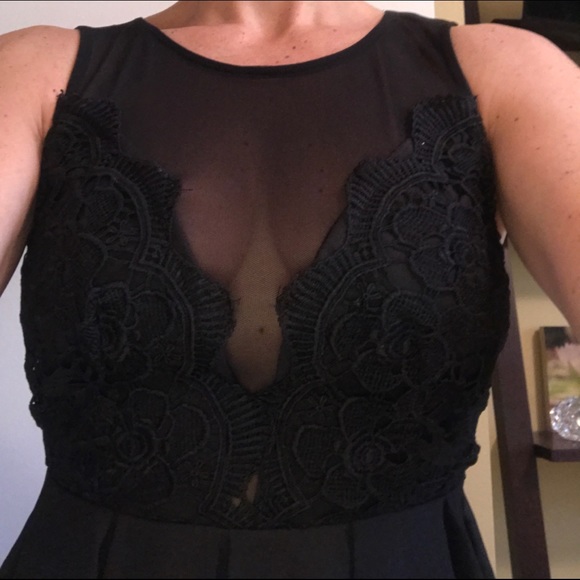 Sexy Little Black Dress - Picture 4 of 7