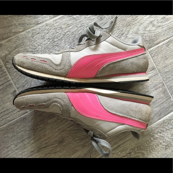 Grey and pink Pumas - Picture 2 of 7