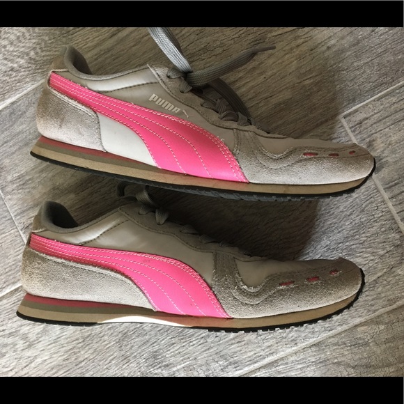 Grey and pink Pumas - Picture 5 of 7