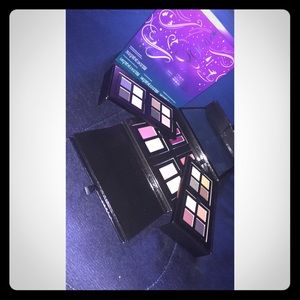 Avon Mega mix & Go palette