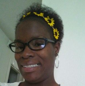 Meet your Posher, Antoinette