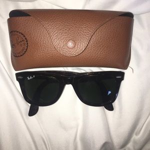 tortoise shell ray ban wayfarers