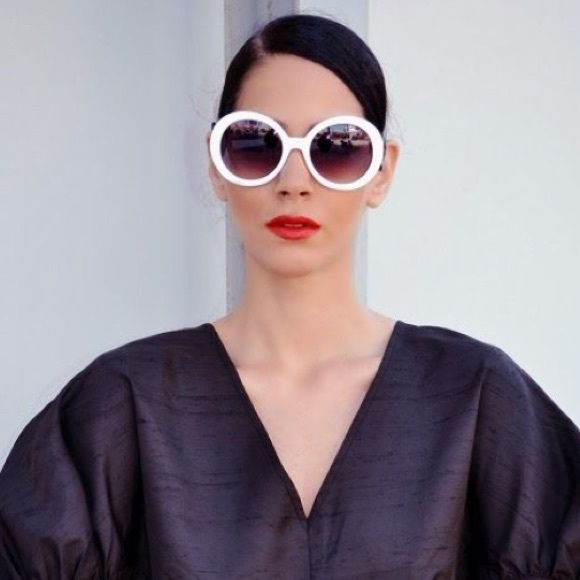 "Gisele" Oversized Round Baroque Sunglasses - Picture 5 of 5